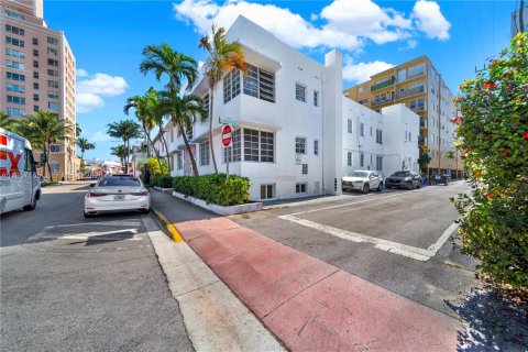 Condominio en alquiler en Miami Beach, Florida, 2 dormitorios, 73.39 m2 № 2011214 - foto 3