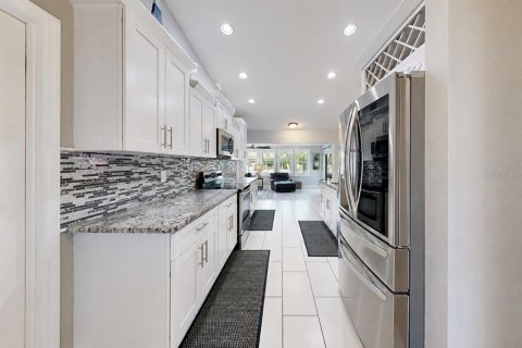 Купить виллу или дом в Аполло-Бич, Флорида 3 комнаты, 218.6м2, № 2298111 - фото 22