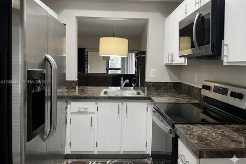 Condo in Deerfield Beach, Florida, 2 bedrooms  № 2064896 - photo 4