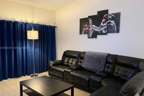 Condo in Deerfield Beach, Florida, 2 bedrooms  № 2064896 - photo 7