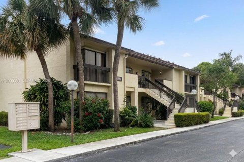 Condo in Deerfield Beach, Florida, 2 bedrooms  № 2064896 - photo 2