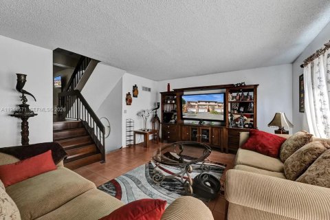 Touwnhouse à vendre à Miami, Floride: 3 chambres, 212 m2 № 2001341 - photo 8