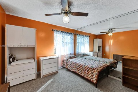 Touwnhouse à vendre à Miami, Floride: 3 chambres, 212 m2 № 2001341 - photo 13