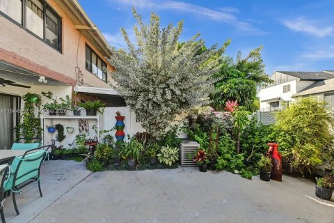 Touwnhouse à vendre à Miami, Floride: 3 chambres, 212 m2 № 2001341 - photo 3