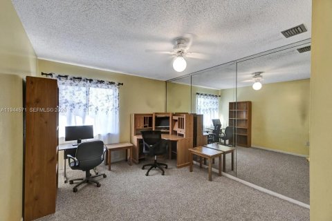 Touwnhouse à vendre à Miami, Floride: 3 chambres, 212 m2 № 2001341 - photo 17