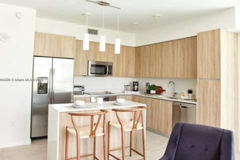 Condominio en venta en Miami, Florida, 2 dormitorios, 97.36 m2 № 2035480 - foto 2