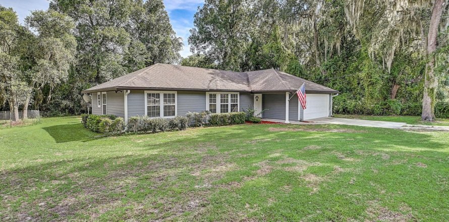 House in Hawthorne, Florida 4 bedrooms, 152.73 sq.m. № 771738