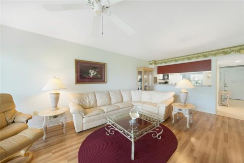 Copropriété à vendre à Lake Suzy, Floride: 2 chambres, 106.37 m2 № 1910208 - photo 12