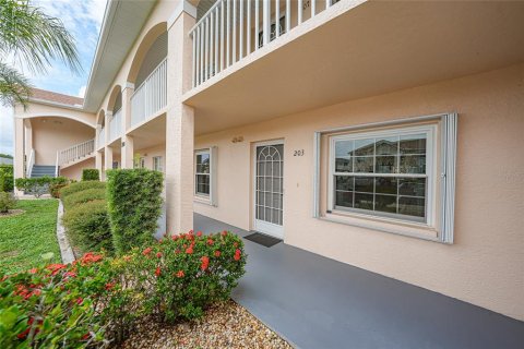Copropriété à vendre à Lake Suzy, Floride: 2 chambres, 106.37 m2 № 1910208 - photo 1