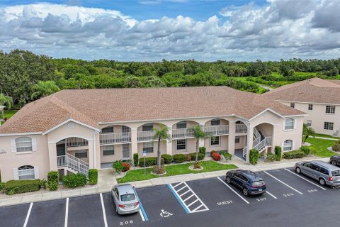 Copropriété à vendre à Lake Suzy, Floride: 2 chambres, 106.37 m2 № 1910208 - photo 4