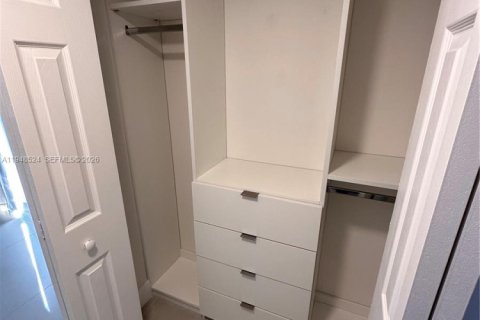 Apartamento en alquiler en Davie, Florida, 2 dormitorios, 104.42 m2 № 2004431 - foto 8