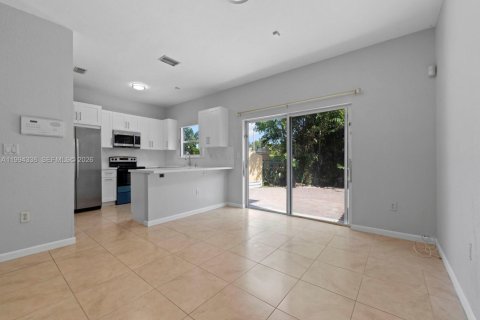 Adosado en alquiler en Miramar, Florida, 4 dormitorios, 180.14 m2 № 2056378 - foto 3