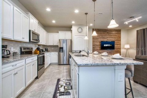 Touwnhouse à louer à Kissimmee, Floride: 5 chambres, 210.42 m2 № 2430404 - photo 5