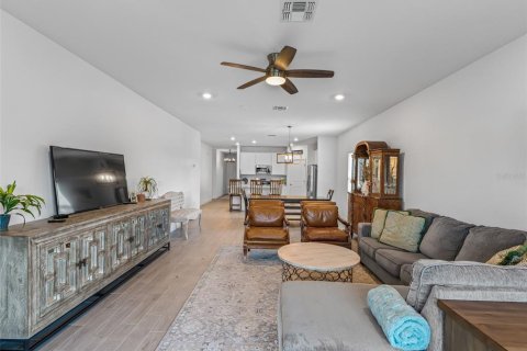 Villa ou maison à vendre à Ocala, Floride: 4 chambres, 197.6 m2 № 2402989 - photo 13