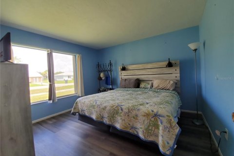 House in North Port, Florida 2 bedrooms, 82.5 sq.m. № 1900109 - photo 9
