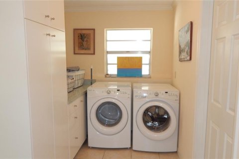 House in Dade City, Florida 3 bedrooms, 121.89 sq.m. № 1744567 - photo 18