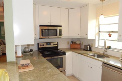 House in Dade City, Florida 3 bedrooms, 121.89 sq.m. № 1744567 - photo 23