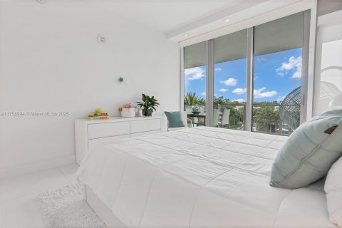 Condo in Key Biscayne, Florida, 2 bedrooms  № 1868766 - photo 22