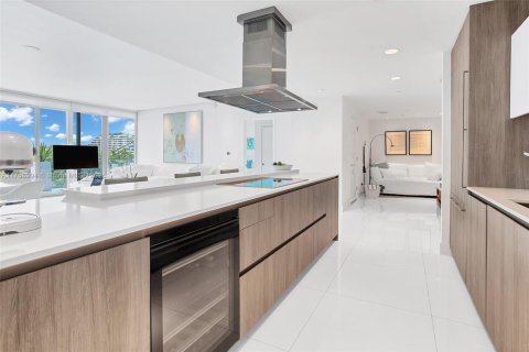Condo in Key Biscayne, Florida, 2 bedrooms  № 1868766 - photo 12