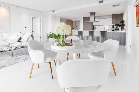 Condo in Key Biscayne, Florida, 2 bedrooms  № 1868766 - photo 14