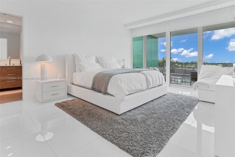 Condo in Key Biscayne, Florida, 2 bedrooms  № 1868766 - photo 7