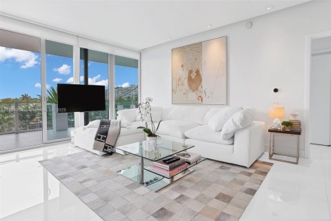 Condo in Key Biscayne, Florida, 2 bedrooms  № 1868766 - photo 1