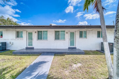 Propiedad comercial en venta en Miami, Florida, 273.5 m2 № 2030074 - foto 30