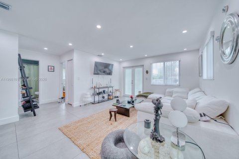 Propiedad comercial en venta en Miami, Florida, 273.5 m2 № 2030074 - foto 11