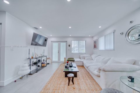 Propiedad comercial en venta en Miami, Florida, 273.5 m2 № 2030074 - foto 12