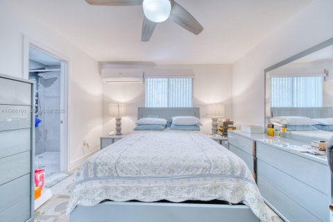 Propiedad comercial en venta en Miami, Florida, 273.5 m2 № 2030074 - foto 20