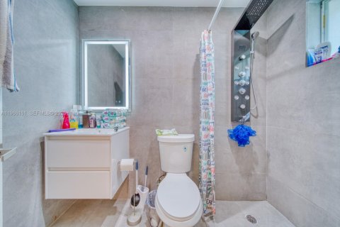 Propiedad comercial en venta en Miami, Florida, 273.5 m2 № 2030074 - foto 22