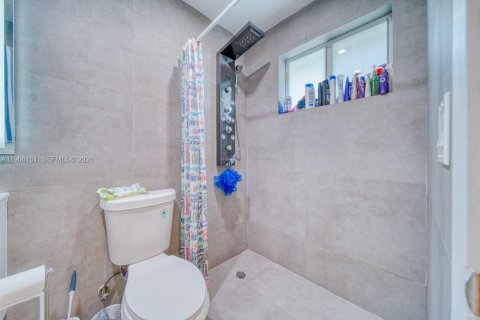 Propiedad comercial en venta en Miami, Florida, 273.5 m2 № 2030074 - foto 23