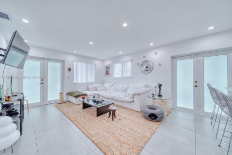 Propiedad comercial en venta en Miami, Florida, 273.5 m2 № 2030074 - foto 10