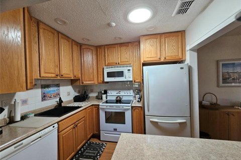 Купить кондоминиум в Сан-Сити-Центр, Флорида 10 комнат, 102.19м2, № 2202320 - фото 13