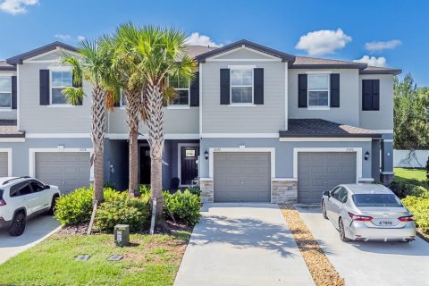 Adosado en Land O' Lakes, Florida 3 dormitorios, 151.8 m2 № 2156302