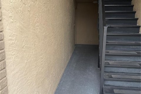 Condo in Orlando, Florida, 2 bedrooms № 2201045 - photo 12