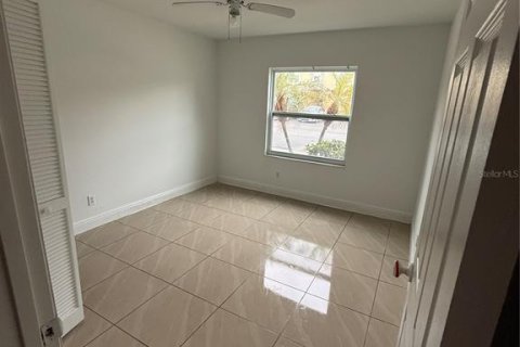 Condo in Orlando, Florida, 2 bedrooms № 2201045 - photo 6