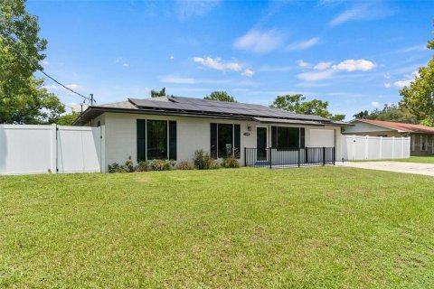 House in Tavares, Florida 3 bedrooms, 97.83 sq.m. № 1869300 - photo 4