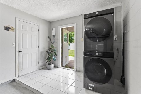 House in Tavares, Florida 3 bedrooms, 97.83 sq.m. № 1869300 - photo 25