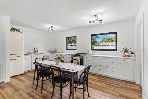 House in Tavares, Florida 3 bedrooms, 97.83 sq.m. № 1869300 - photo 13