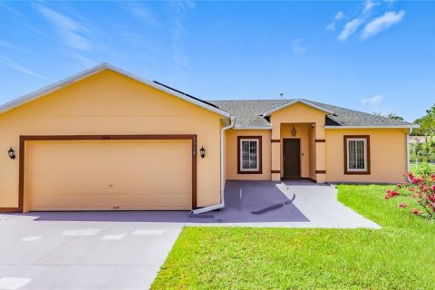 House in Kissimmee, Florida 3 bedrooms, 122.82 sq.m. № 2304397
