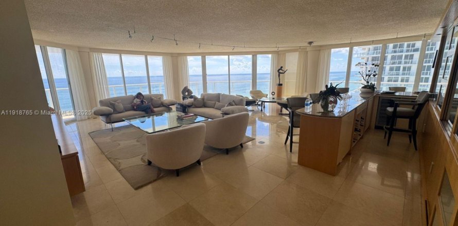 Кондоминиум с 3 спальнями в Санни-Айлс-Бич, Флорида № 1972078