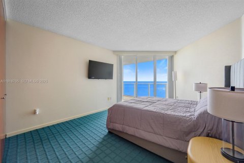 Снять в аренду кондоминиум в Санни-Айлс-Бич, Флорида 3 спальни, 225.75м2, № 1972078 - фото 15