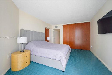 Снять в аренду кондоминиум в Санни-Айлс-Бич, Флорида 3 спальни, 225.75м2, № 1972078 - фото 16