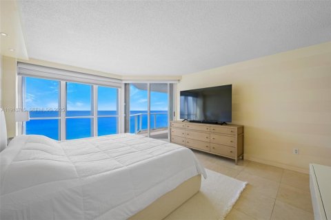 Снять в аренду кондоминиум в Санни-Айлс-Бич, Флорида 3 спальни, 225.75м2, № 1972078 - фото 12