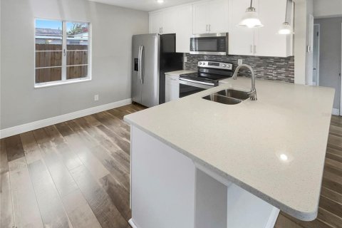 Casa en venta en Saint Petersburg, Florida, 2 dormitorios, 79.62 m2 № 1538830 - foto 11