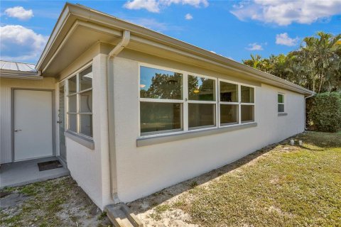 Villa ou maison à louer à Port Charlotte, Floride: 2 chambres, 141.86 m2 № 214861 - photo 28