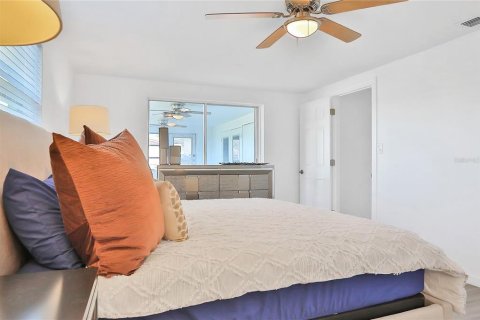 Villa ou maison à louer à Port Charlotte, Floride: 2 chambres, 141.86 m2 № 214861 - photo 8