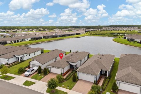 House in Land O' Lakes, Florida 2 bedrooms, 130.53 sq.m. № 1824716 - photo 1