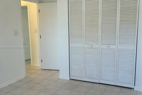 Снять в аренду виллу или дом в Катлер-Бей, Флорида 3 спальни, 127.18м2, № 2056882 - фото 11